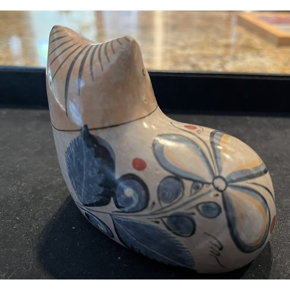 Tonala Cat Sculpture Folk Art Mexican Pottery Flower Design Signed VTG - Picture 6 of 8